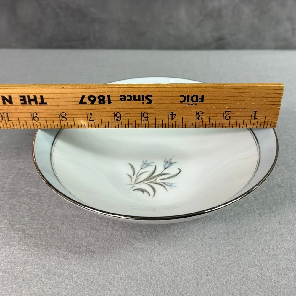Noritake Bluebell # 5558 8" Round Vegetable Serving Bowl - Picture 5 of 6